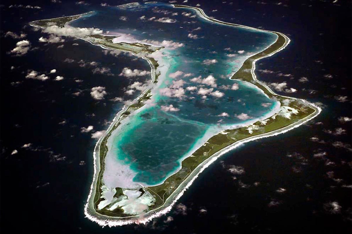 Chagos Islands Deal Delayed: Trump's Influence and UK Setback